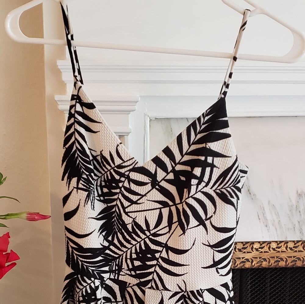 Tropical Dress - Picture 2 of 4